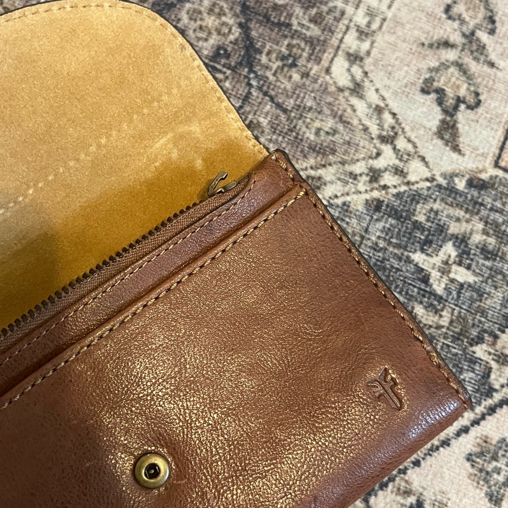 FRYE AND CO. Brown Leather Wallet - Picture 5 of 7